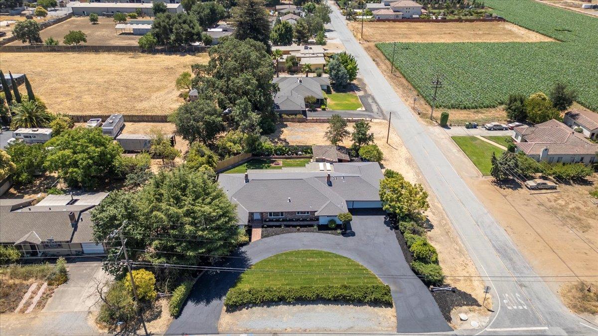 Detail Gallery Image 55 of 62 For 190 W San Martin Ave, San Martin,  CA 95046 - 3 Beds | 3 Baths