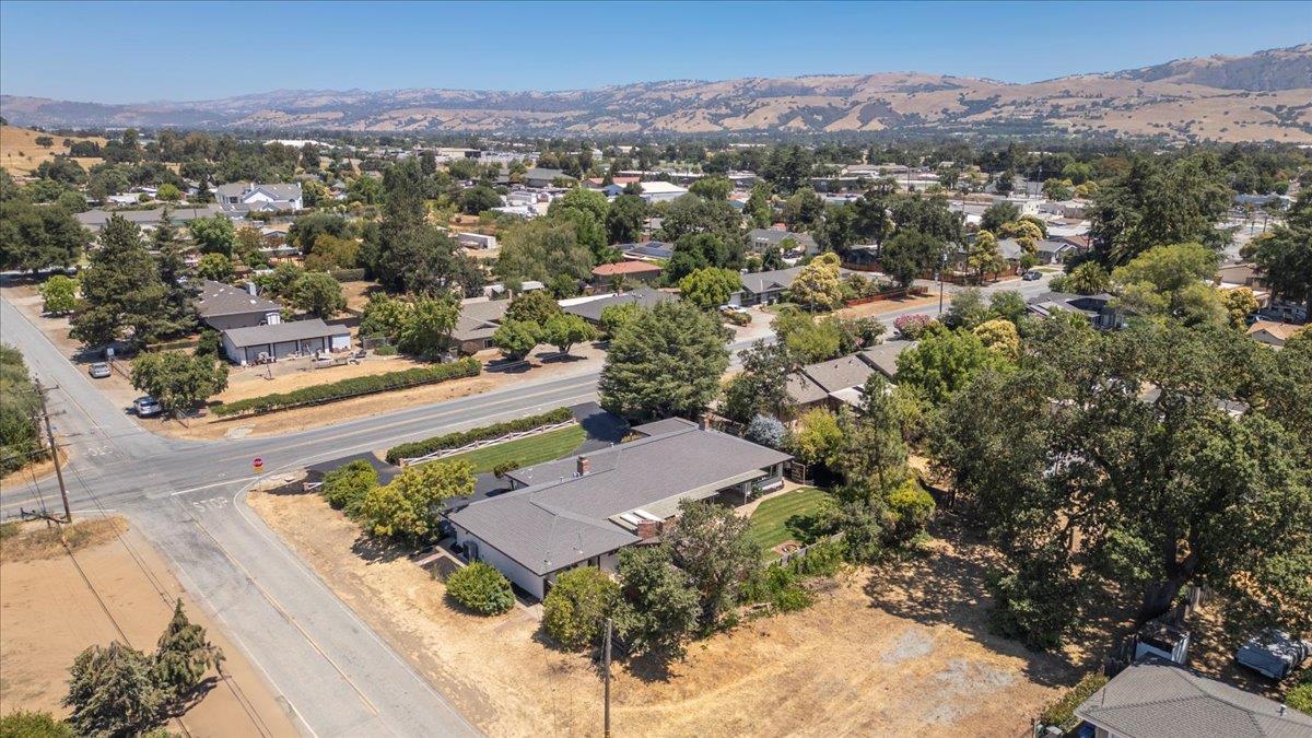 Detail Gallery Image 59 of 62 For 190 W San Martin Ave, San Martin,  CA 95046 - 3 Beds | 3 Baths