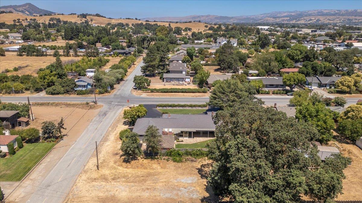Detail Gallery Image 61 of 62 For 190 W San Martin Ave, San Martin,  CA 95046 - 3 Beds | 3 Baths