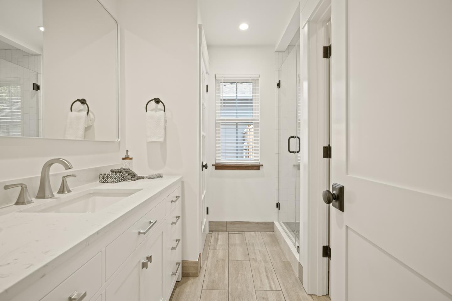 Detail Gallery Image 12 of 38 For 911 Peggy Ln, Menlo Park,  CA 94025 - 4 Beds | 2/1 Baths