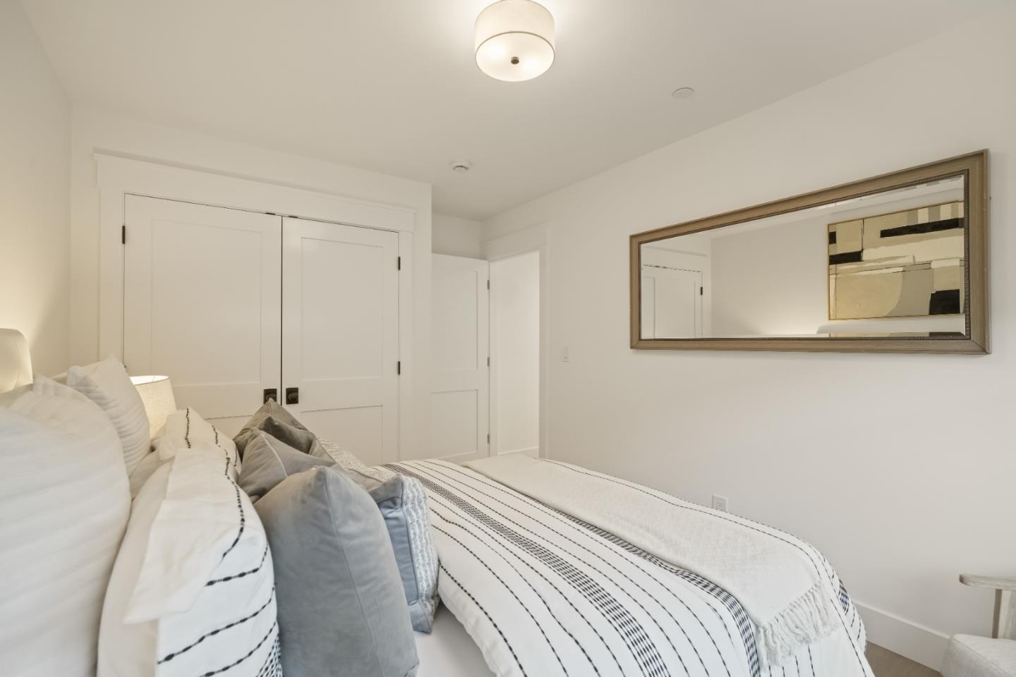 Detail Gallery Image 15 of 38 For 911 Peggy Ln, Menlo Park,  CA 94025 - 4 Beds | 2/1 Baths