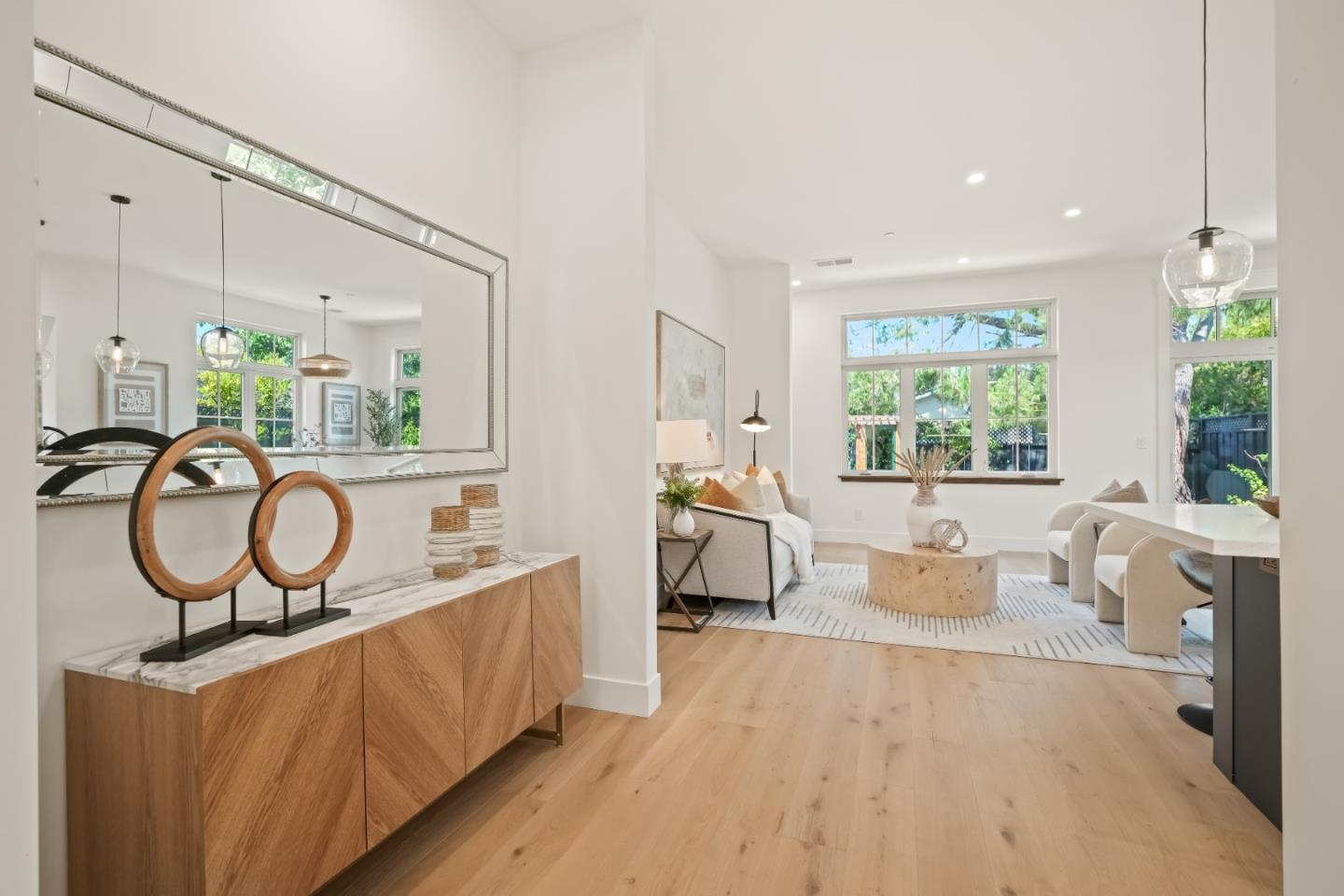 Detail Gallery Image 16 of 38 For 911 Peggy Ln, Menlo Park,  CA 94025 - 4 Beds | 2/1 Baths