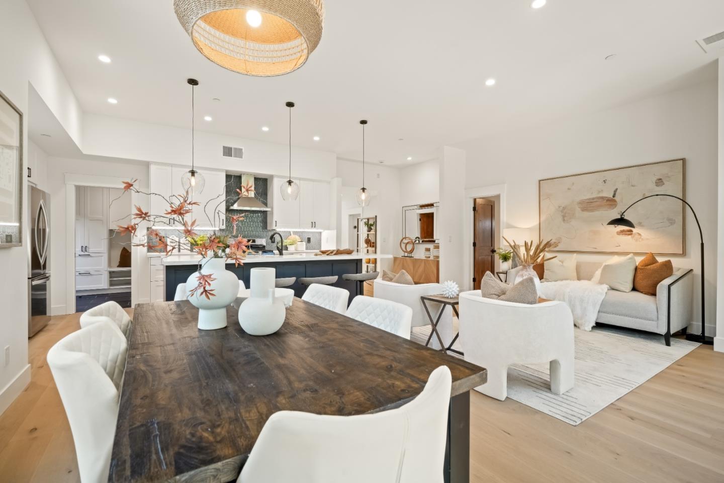 Detail Gallery Image 26 of 38 For 911 Peggy Ln, Menlo Park,  CA 94025 - 4 Beds | 2/1 Baths