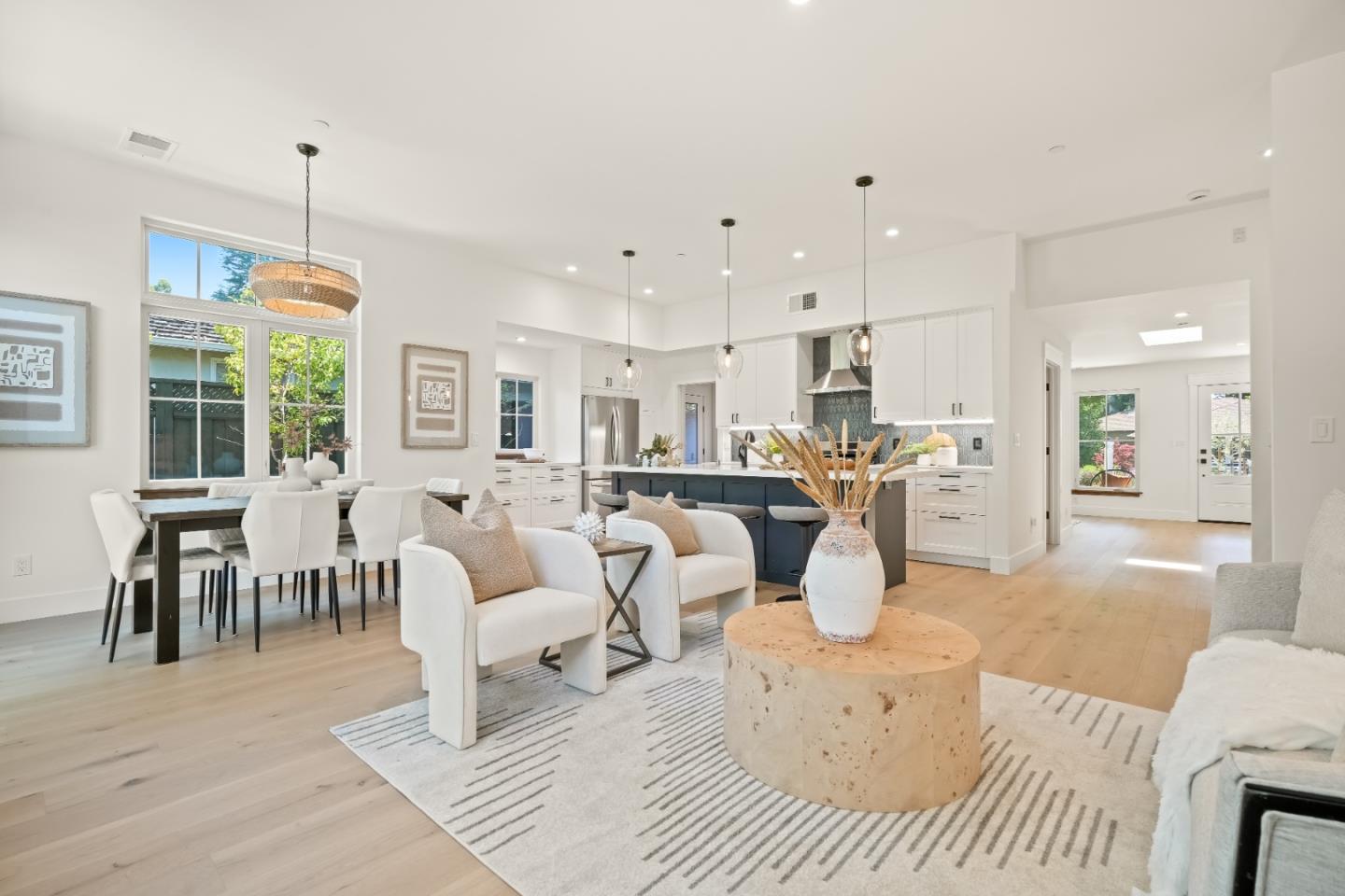 Detail Gallery Image 28 of 38 For 911 Peggy Ln, Menlo Park,  CA 94025 - 4 Beds | 2/1 Baths
