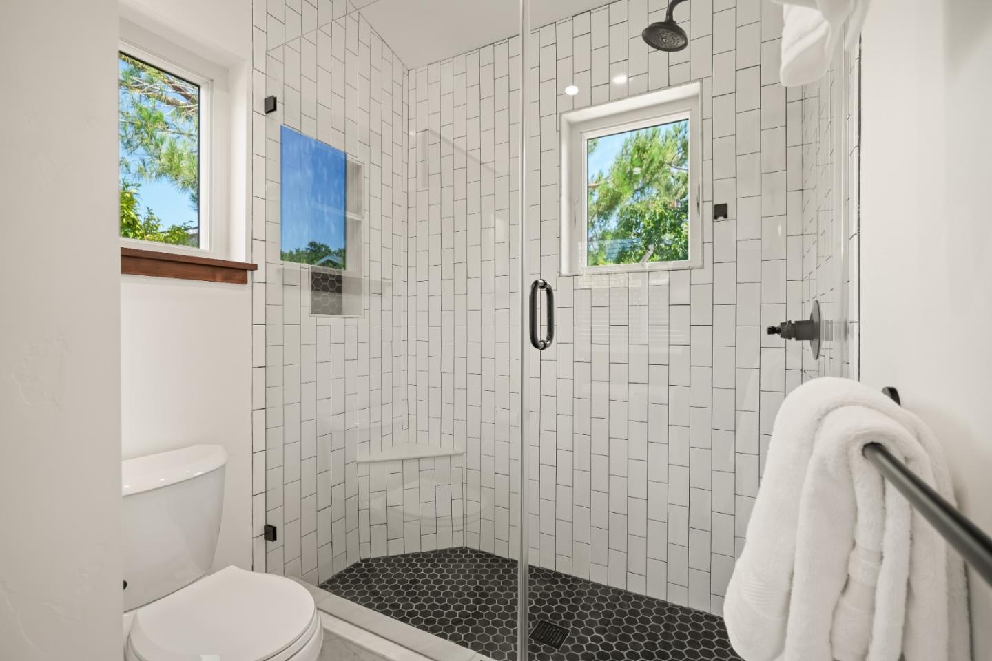 Detail Gallery Image 33 of 38 For 911 Peggy Ln, Menlo Park,  CA 94025 - 4 Beds | 2/1 Baths