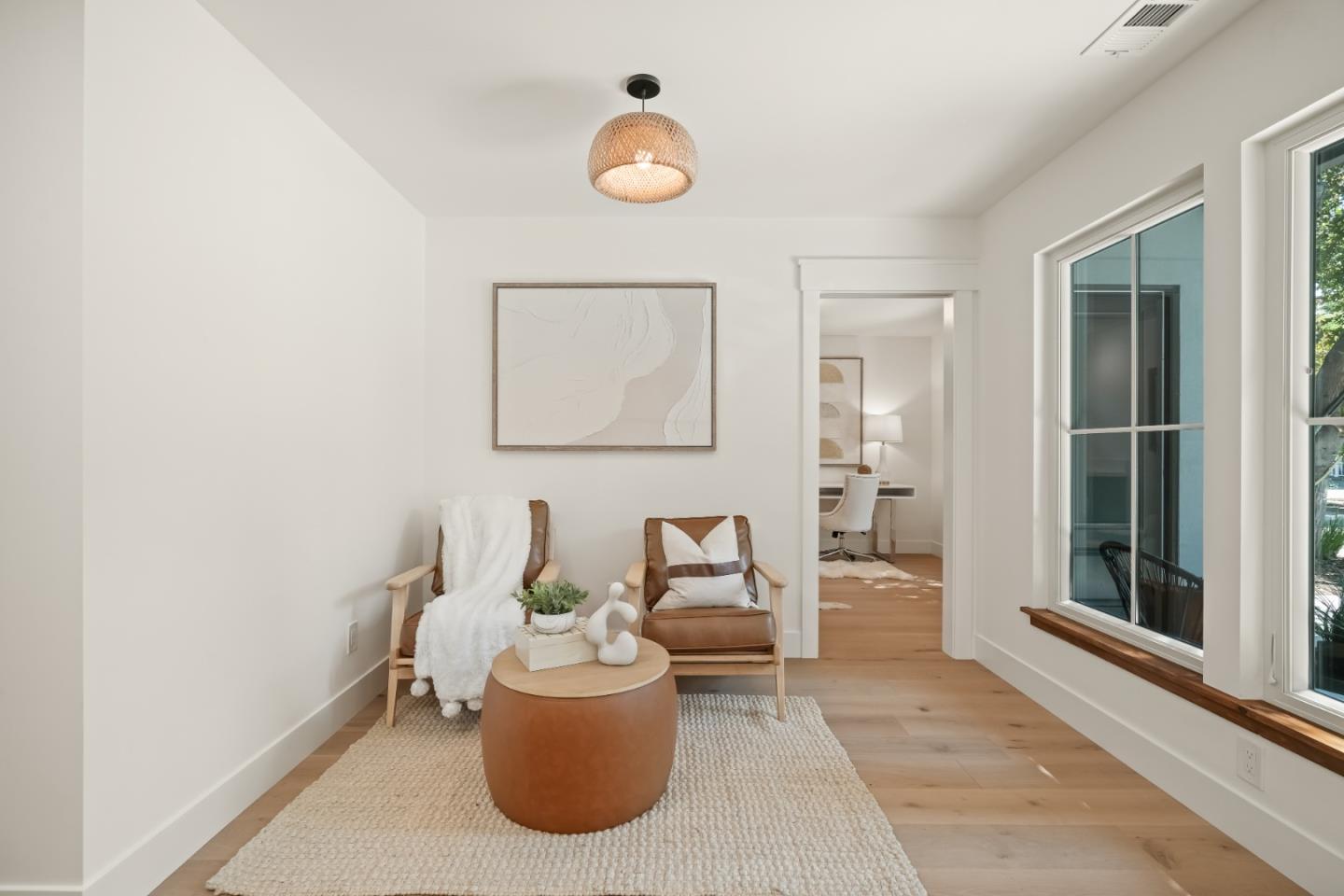 Detail Gallery Image 4 of 38 For 911 Peggy Ln, Menlo Park,  CA 94025 - 4 Beds | 2/1 Baths