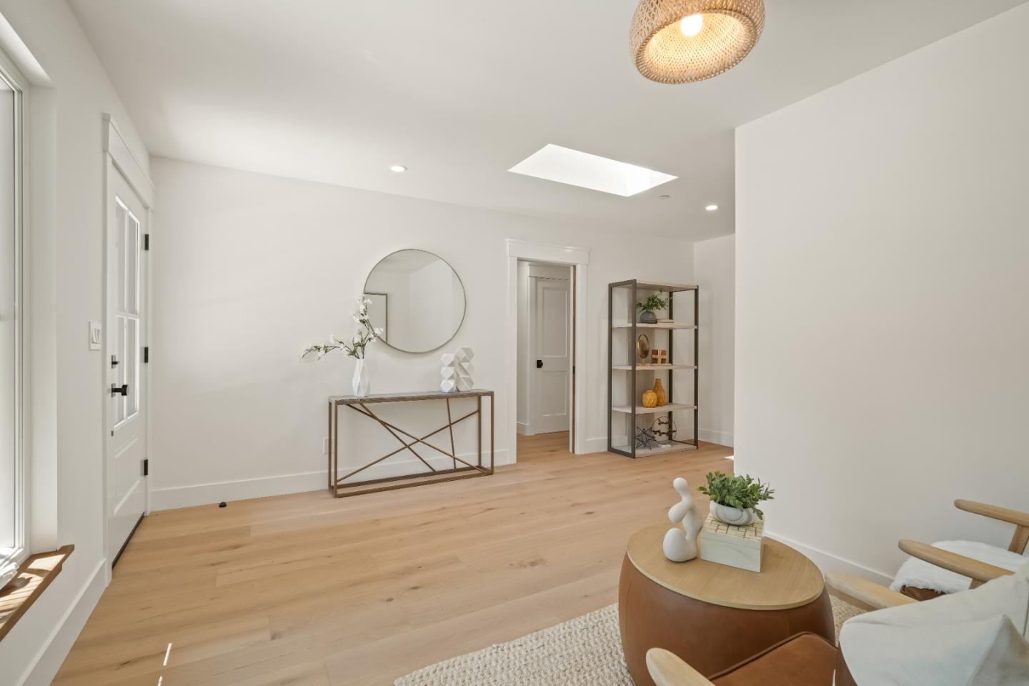 Detail Gallery Image 5 of 38 For 911 Peggy Ln, Menlo Park,  CA 94025 - 4 Beds | 2/1 Baths