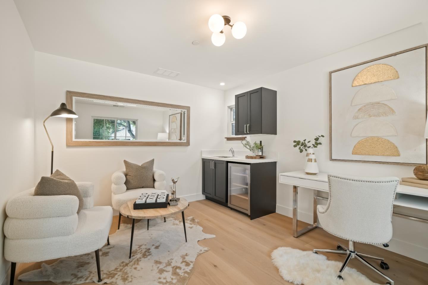 Detail Gallery Image 6 of 38 For 911 Peggy Ln, Menlo Park,  CA 94025 - 4 Beds | 2/1 Baths