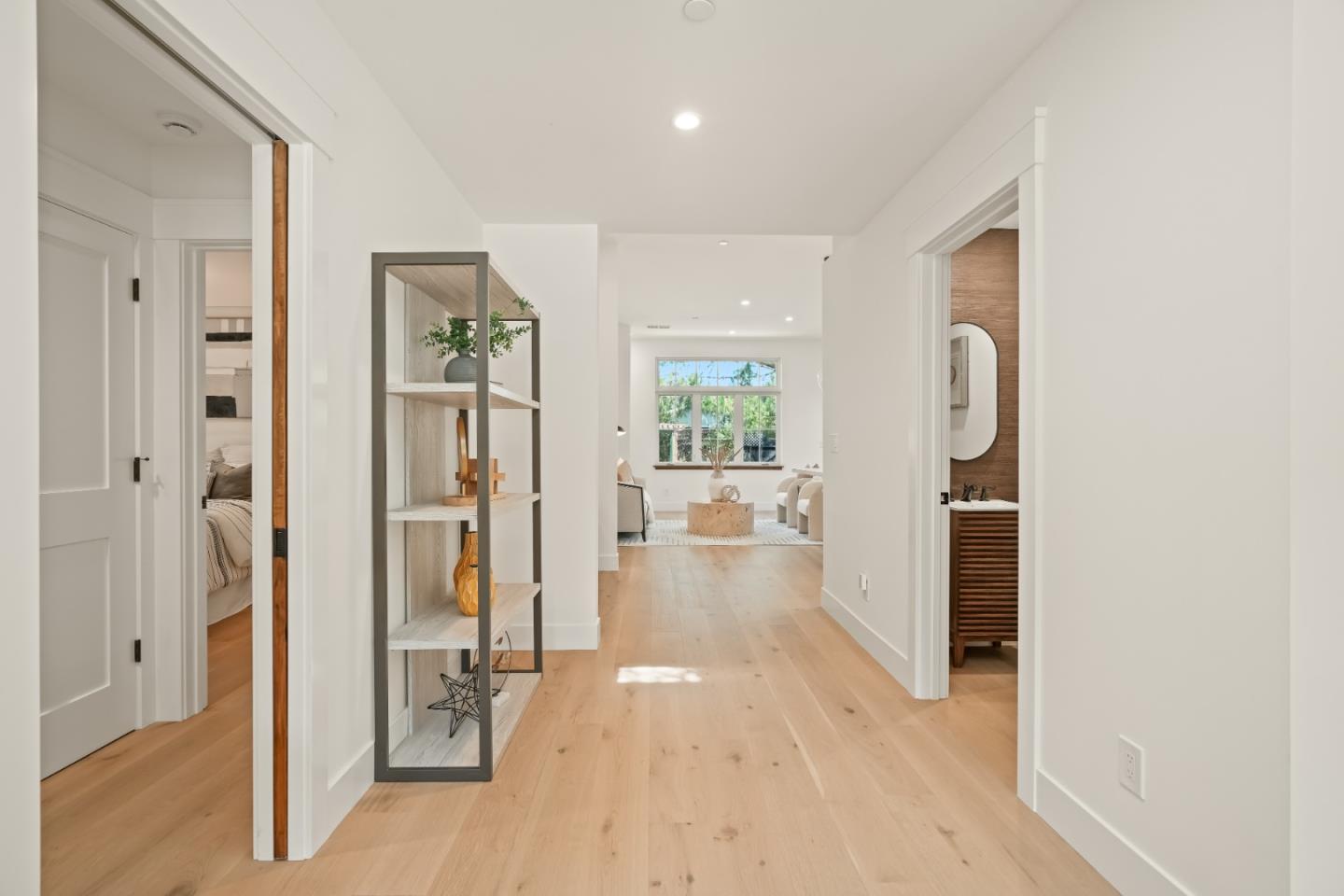 Detail Gallery Image 7 of 38 For 911 Peggy Ln, Menlo Park,  CA 94025 - 4 Beds | 2/1 Baths