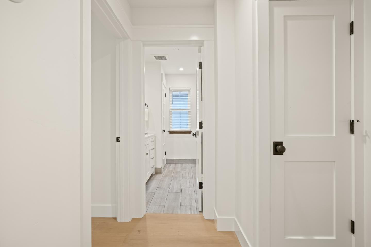 Detail Gallery Image 9 of 38 For 911 Peggy Ln, Menlo Park,  CA 94025 - 4 Beds | 2/1 Baths