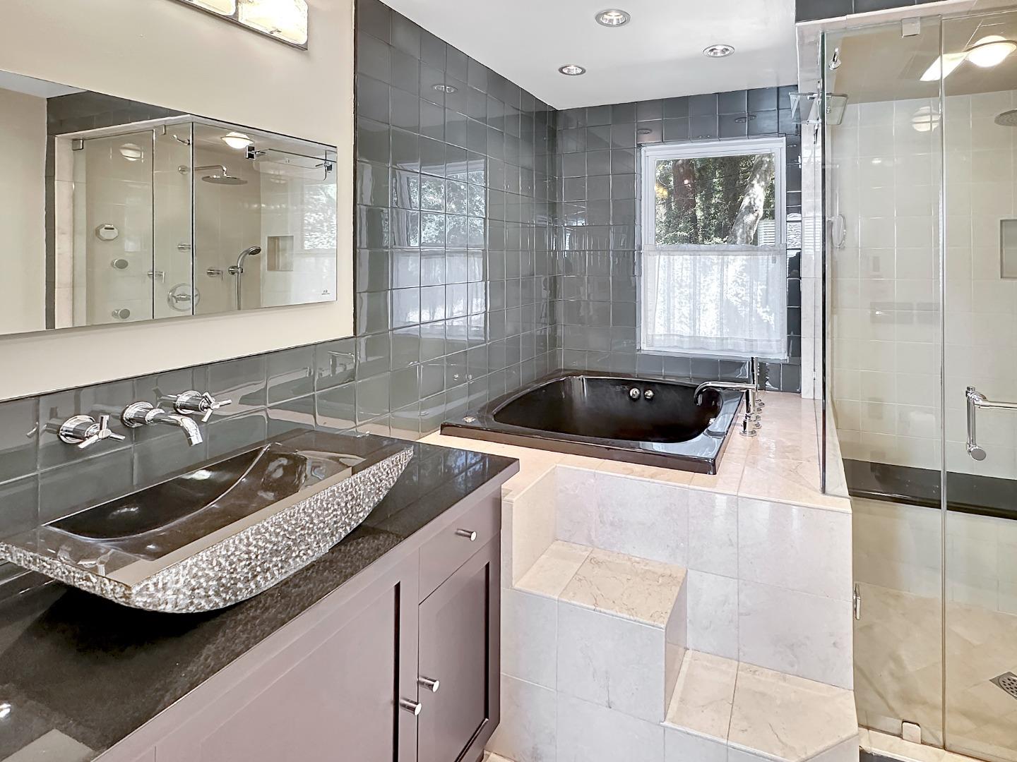 Detail Gallery Image 12 of 24 For 225 Lindenbrook Rd, Woodside,  CA 94062 - 3 Beds | 2 Baths