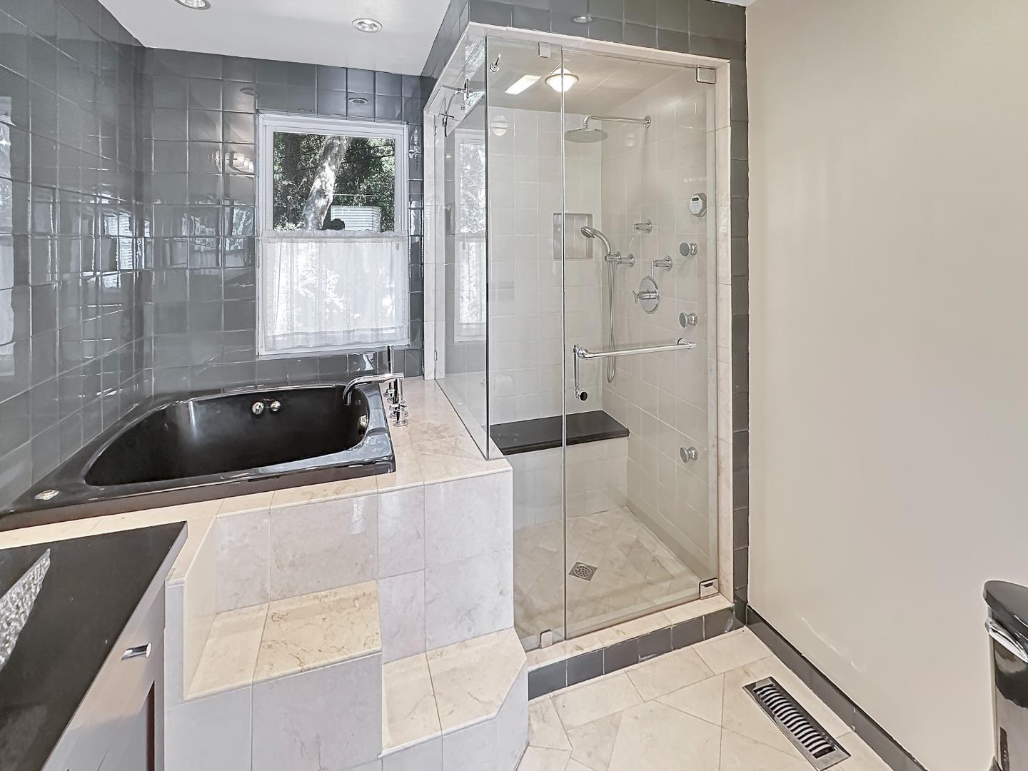 Detail Gallery Image 13 of 24 For 225 Lindenbrook Rd, Woodside,  CA 94062 - 3 Beds | 2 Baths