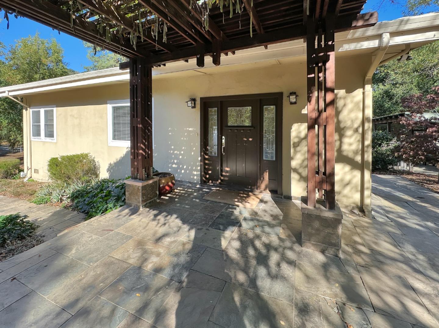 Detail Gallery Image 2 of 24 For 225 Lindenbrook Rd, Woodside,  CA 94062 - 3 Beds | 2 Baths