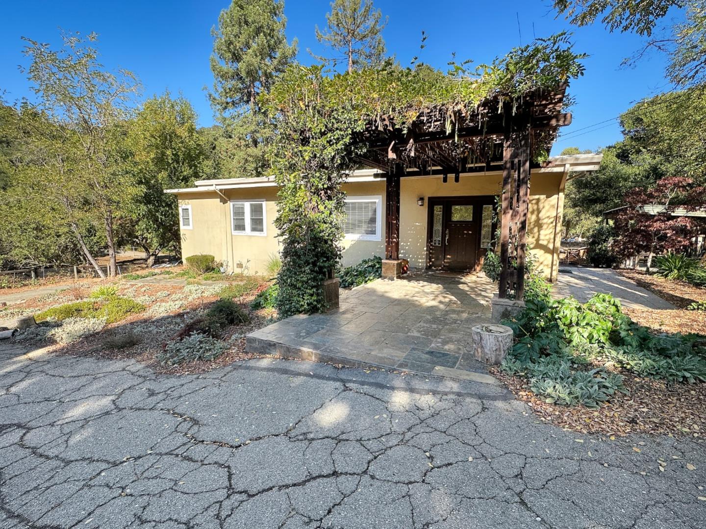 Detail Gallery Image 21 of 24 For 225 Lindenbrook Rd, Woodside,  CA 94062 - 3 Beds | 2 Baths