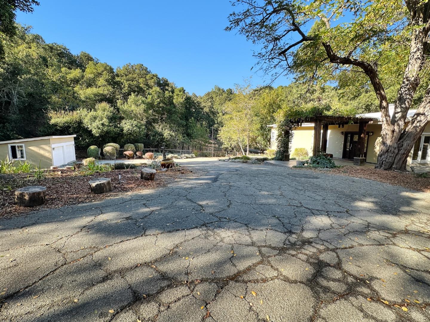 Detail Gallery Image 23 of 24 For 225 Lindenbrook Rd, Woodside,  CA 94062 - 3 Beds | 2 Baths