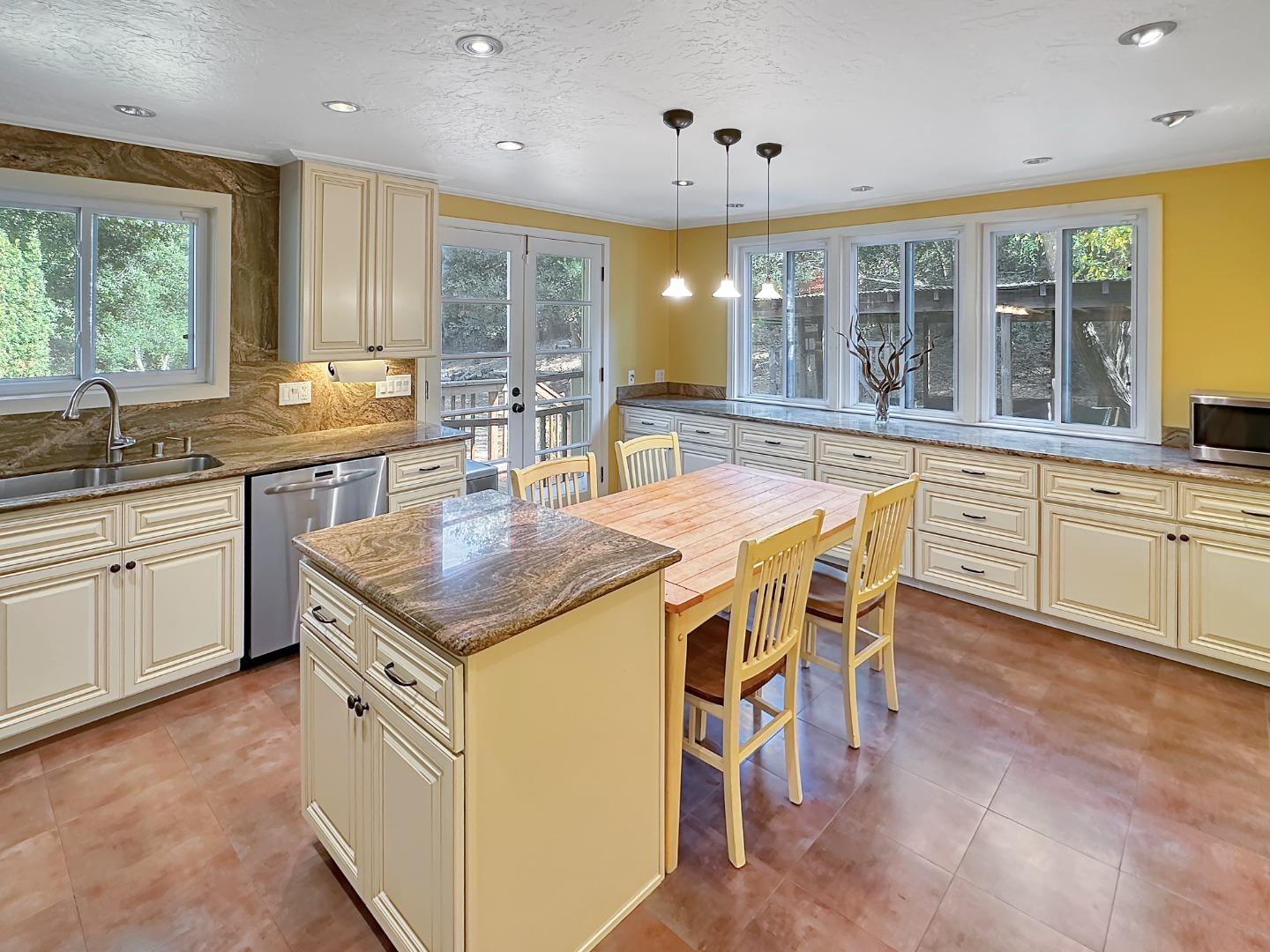 Detail Gallery Image 6 of 24 For 225 Lindenbrook Rd, Woodside,  CA 94062 - 3 Beds | 2 Baths