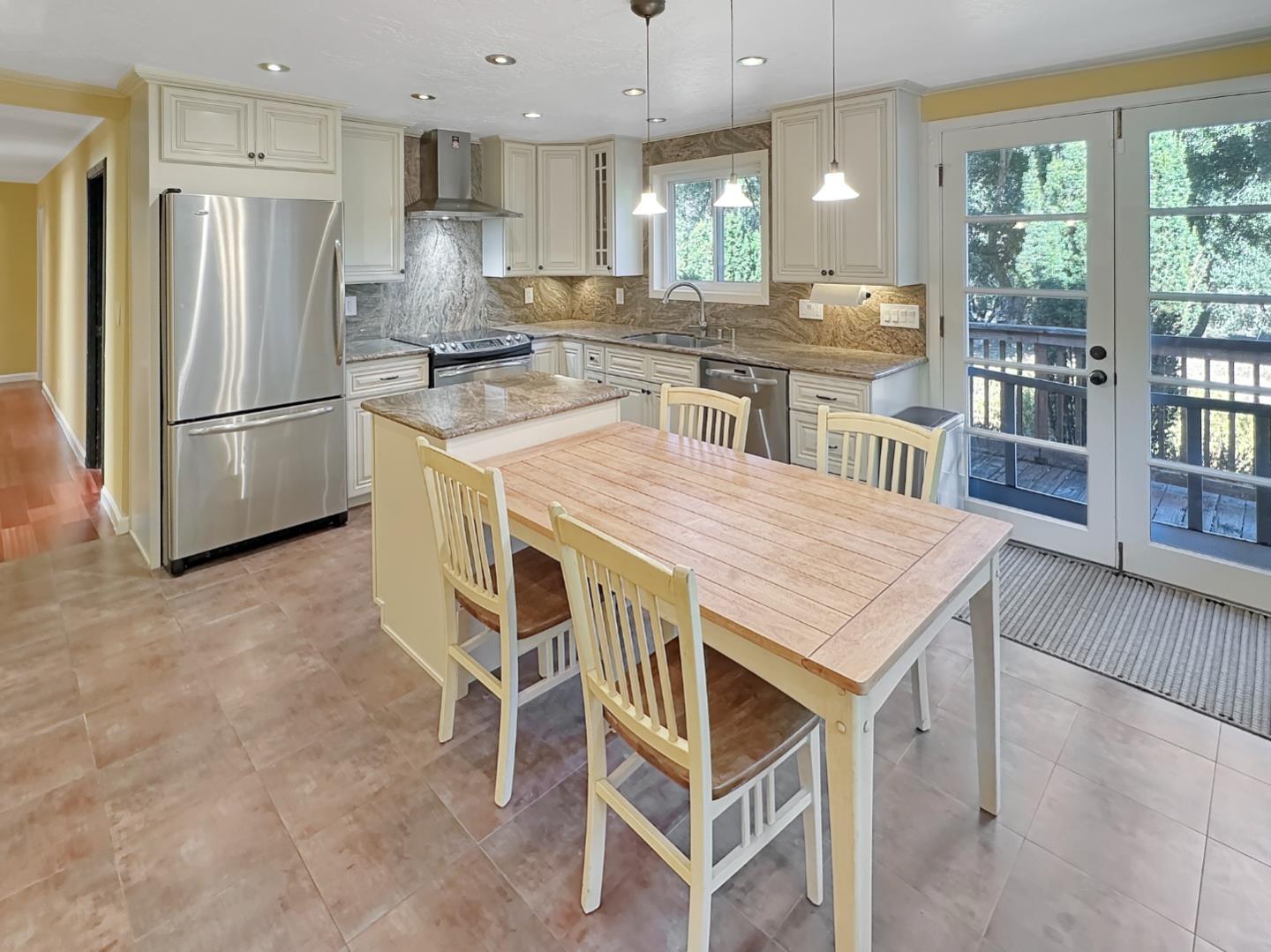 Detail Gallery Image 7 of 24 For 225 Lindenbrook Rd, Woodside,  CA 94062 - 3 Beds | 2 Baths