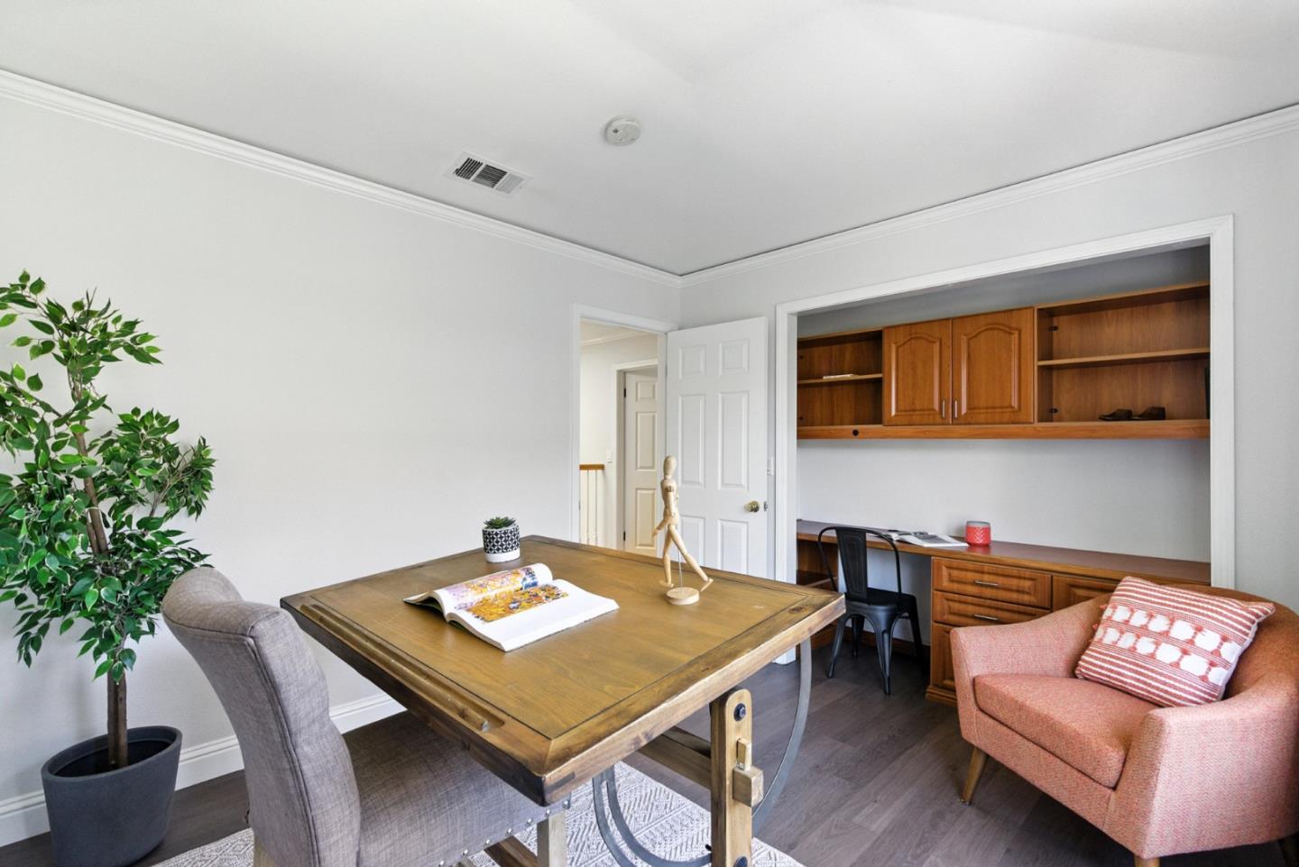 Detail Gallery Image 15 of 39 For 106 Mill Rd, Los Gatos,  CA 95032 - 4 Beds | 2/1 Baths