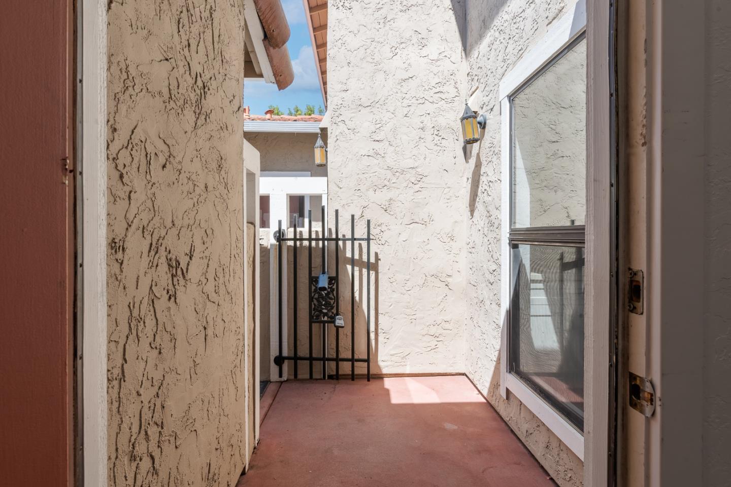 Detail Gallery Image 5 of 29 For 433 W Rincon Ave #H,  Campbell,  CA 95008 - 2 Beds | 1/1 Baths