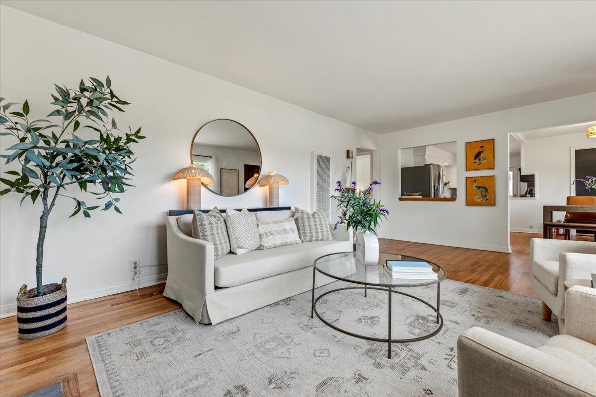 Detail Gallery Image 5 of 20 For 465 Harcourt Ave, Seaside,  CA 93955 - 2 Beds | 1 Baths