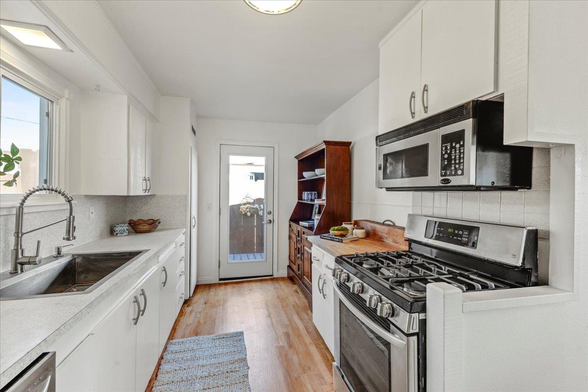 Detail Gallery Image 8 of 20 For 465 Harcourt Ave, Seaside,  CA 93955 - 2 Beds | 1 Baths