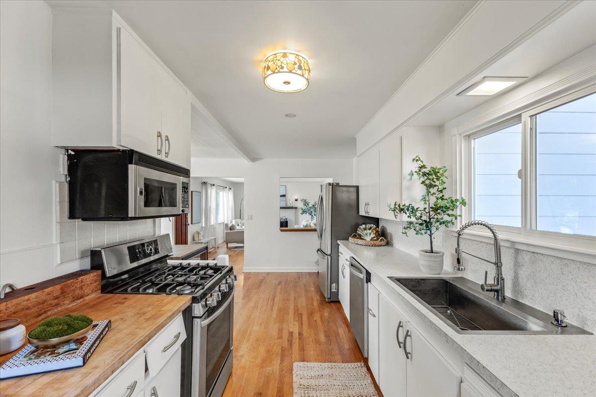 Detail Gallery Image 9 of 20 For 465 Harcourt Ave, Seaside,  CA 93955 - 2 Beds | 1 Baths