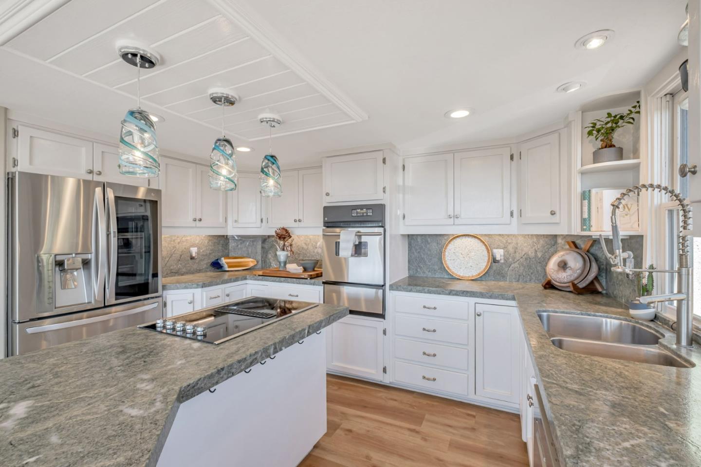 Detail Gallery Image 21 of 44 For 3300 Crystal Heights Dr, Soquel,  CA 95073 - 3 Beds | 2/1 Baths