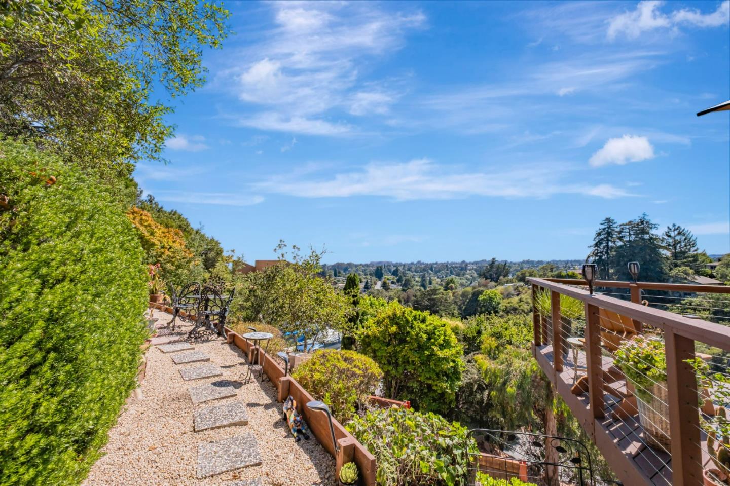 Detail Gallery Image 23 of 44 For 3300 Crystal Heights Dr, Soquel,  CA 95073 - 3 Beds | 2/1 Baths