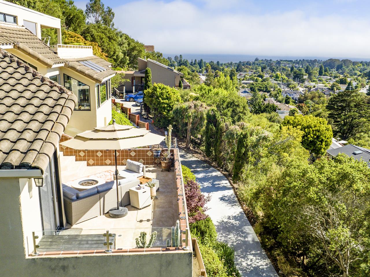 Detail Gallery Image 4 of 44 For 3300 Crystal Heights Dr, Soquel,  CA 95073 - 3 Beds | 2/1 Baths