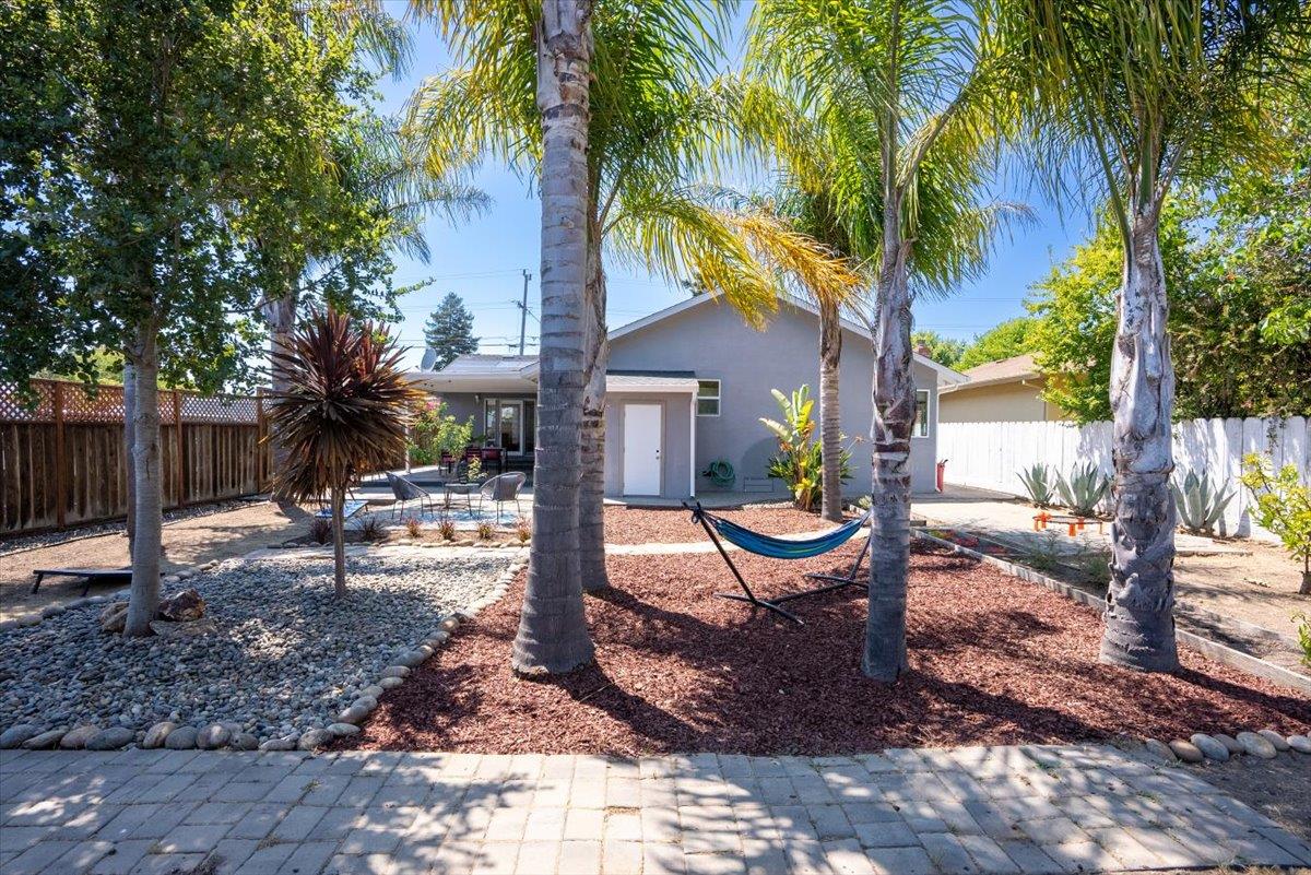 Detail Gallery Image 10 of 56 For 140 Suburbia Ave, Santa Cruz,  CA 95062 - 2 Beds | 2 Baths