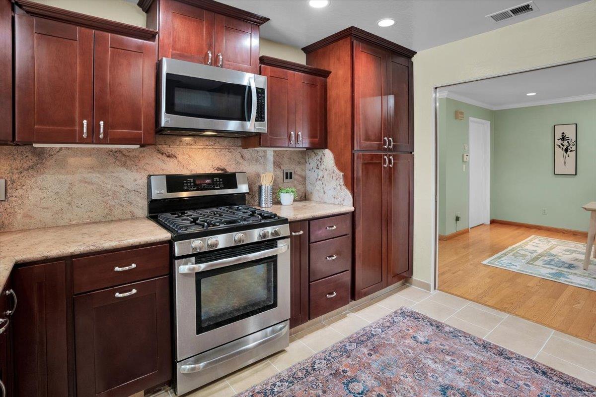 Detail Gallery Image 29 of 56 For 140 Suburbia Ave, Santa Cruz,  CA 95062 - 2 Beds | 2 Baths