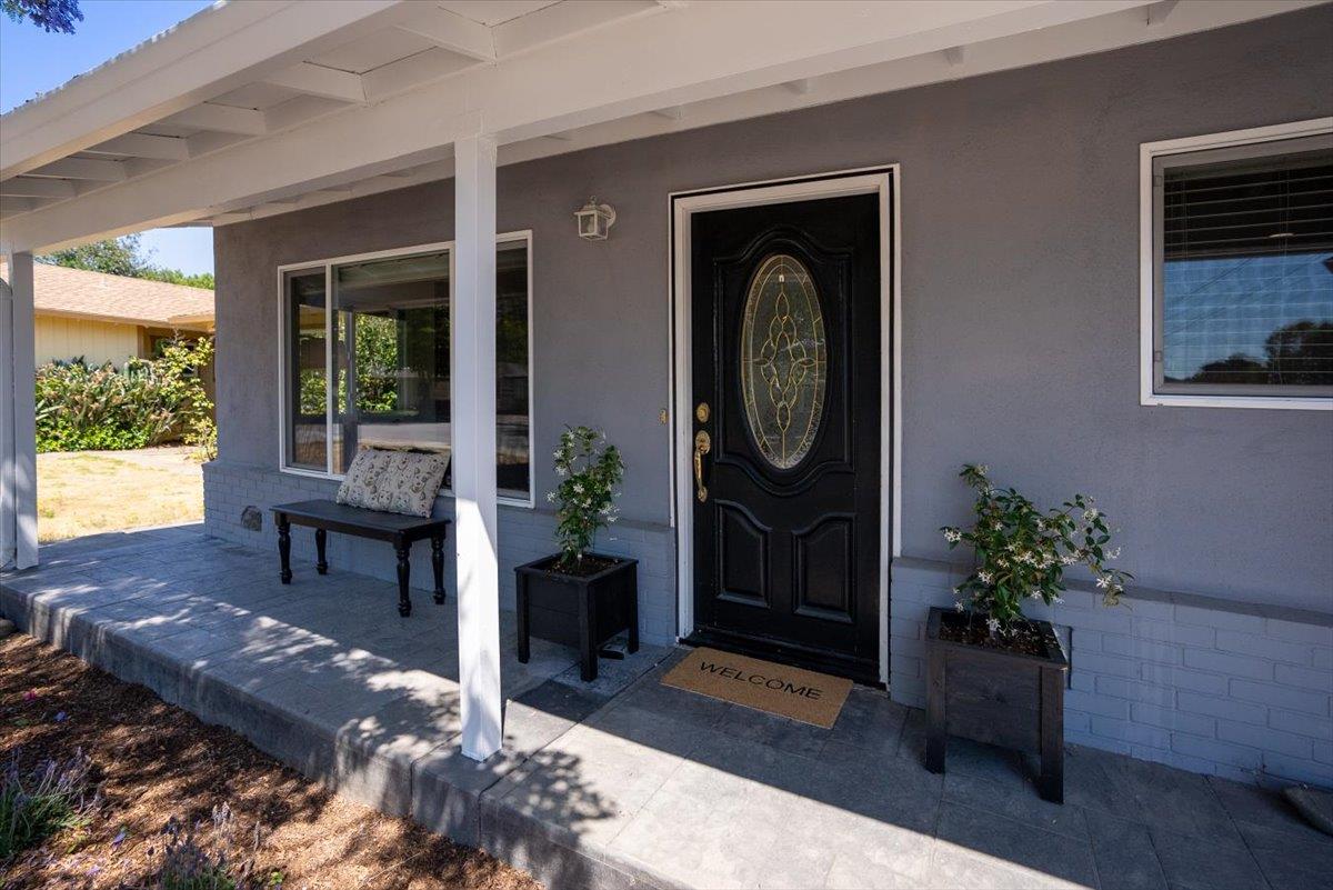 Detail Gallery Image 5 of 56 For 140 Suburbia Ave, Santa Cruz,  CA 95062 - 2 Beds | 2 Baths