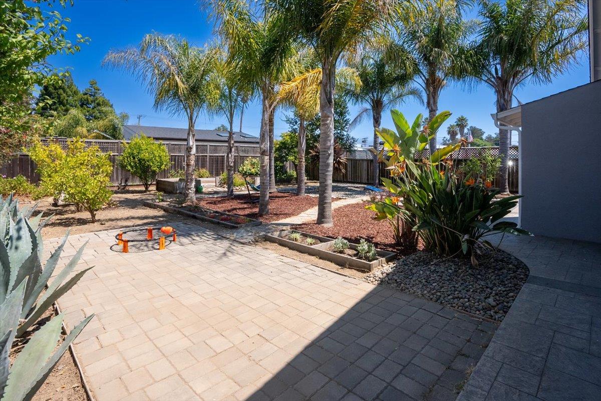 Detail Gallery Image 7 of 56 For 140 Suburbia Ave, Santa Cruz,  CA 95062 - 2 Beds | 2 Baths
