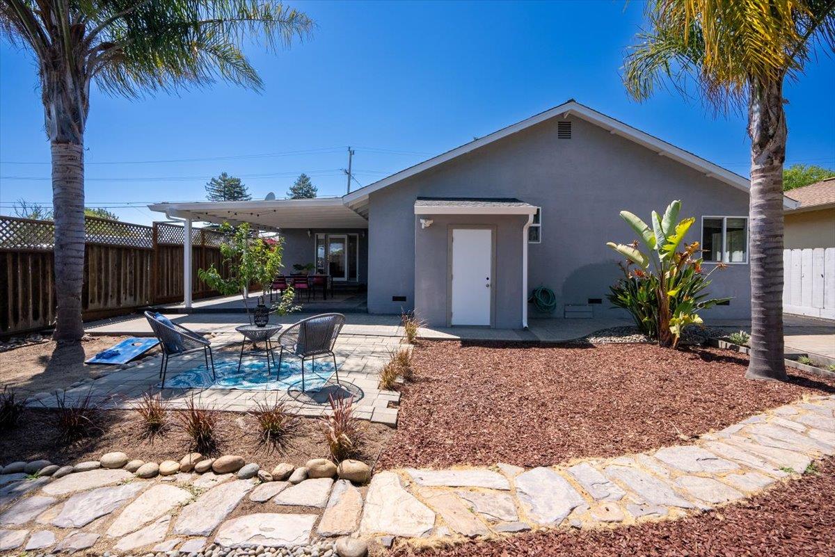 Detail Gallery Image 8 of 56 For 140 Suburbia Ave, Santa Cruz,  CA 95062 - 2 Beds | 2 Baths