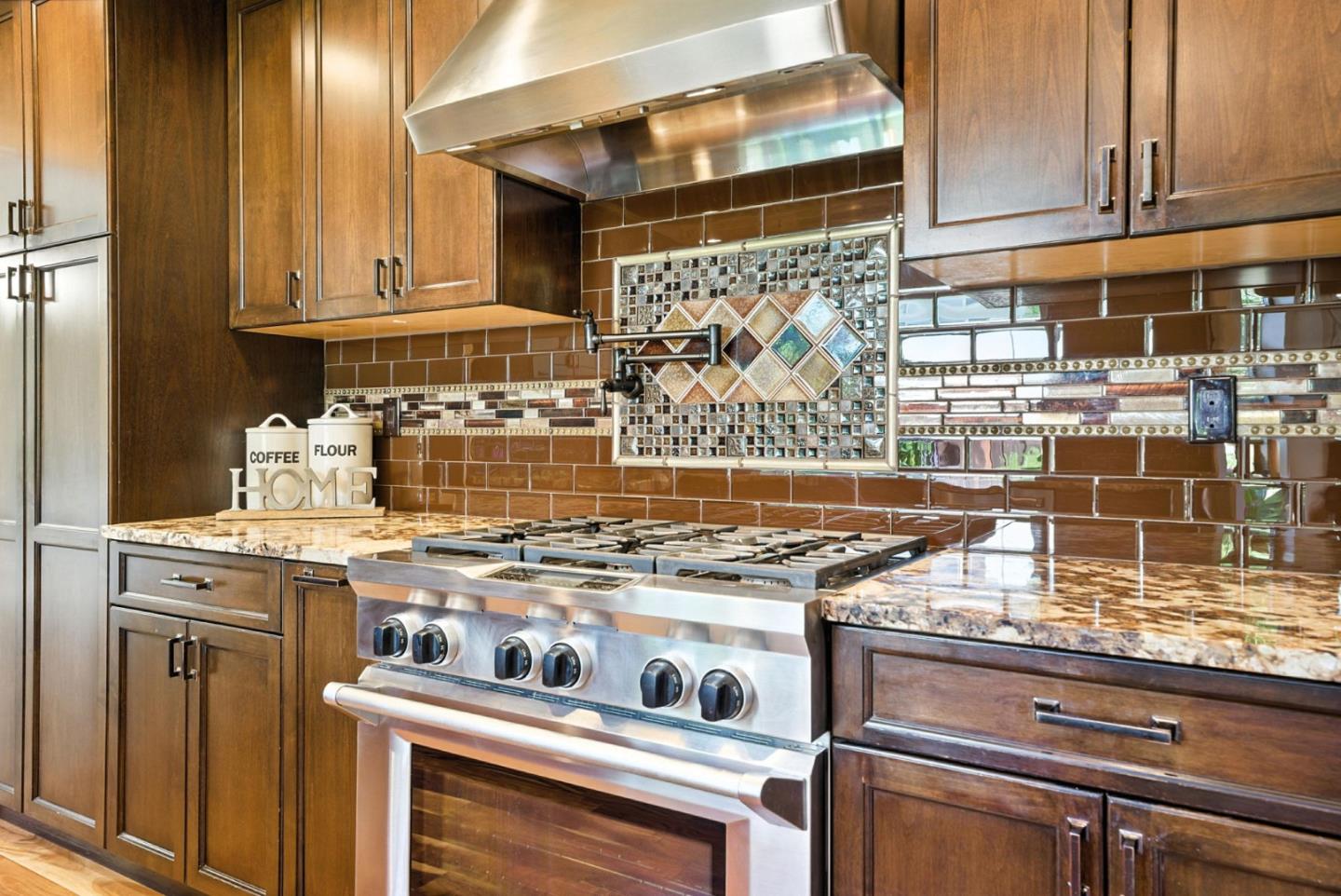 Detail Gallery Image 12 of 75 For 4957 New Compton Ct, San Jose,  CA 95136 - 5 Beds | 3 Baths