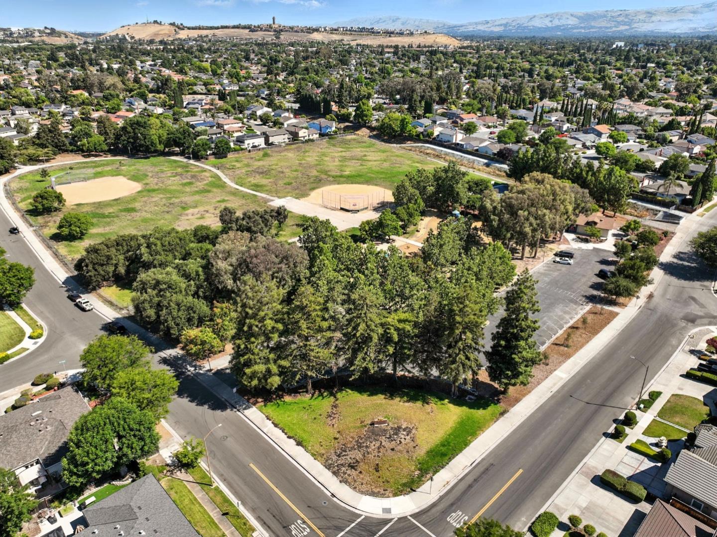 Detail Gallery Image 73 of 75 For 4957 New Compton Ct, San Jose,  CA 95136 - 5 Beds | 3 Baths