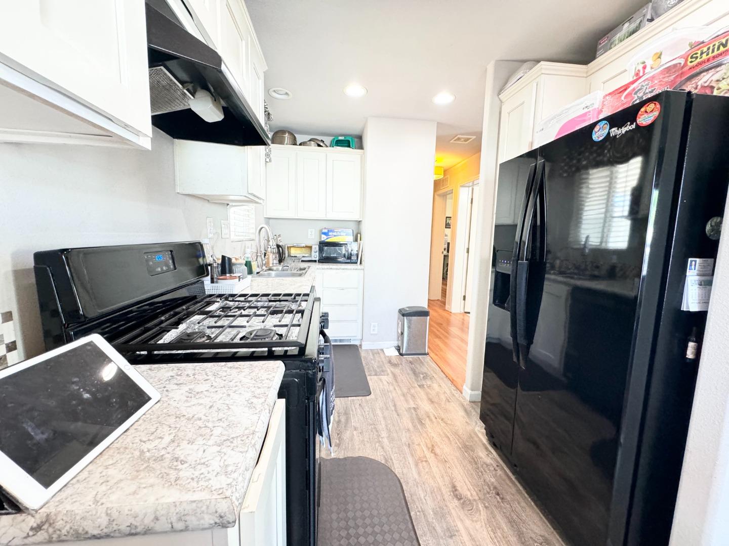 Detail Gallery Image 4 of 15 For 540 Bonita Ave #404,  San Jose,  CA 95116 - 2 Beds | 2 Baths