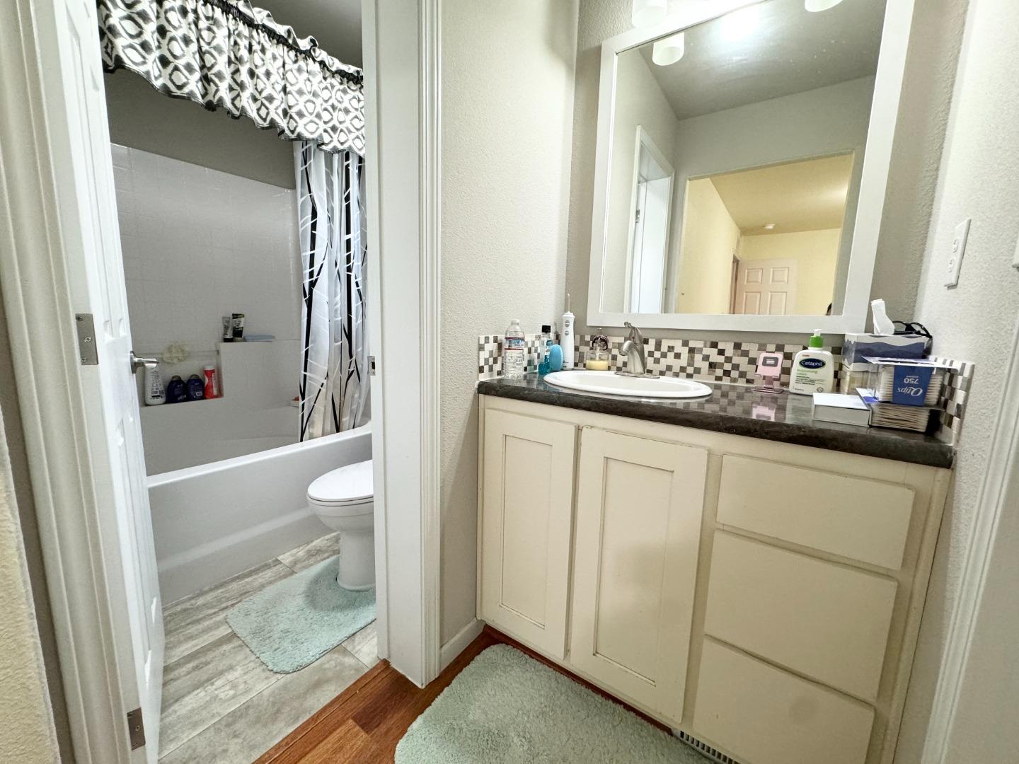 Detail Gallery Image 8 of 15 For 540 Bonita Ave #404,  San Jose,  CA 95116 - 2 Beds | 2 Baths
