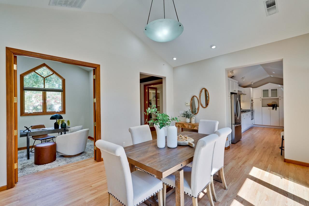 Detail Gallery Image 12 of 60 For 1625 Hazelaar Way, Los Altos,  CA 94024 - 3 Beds | 2 Baths