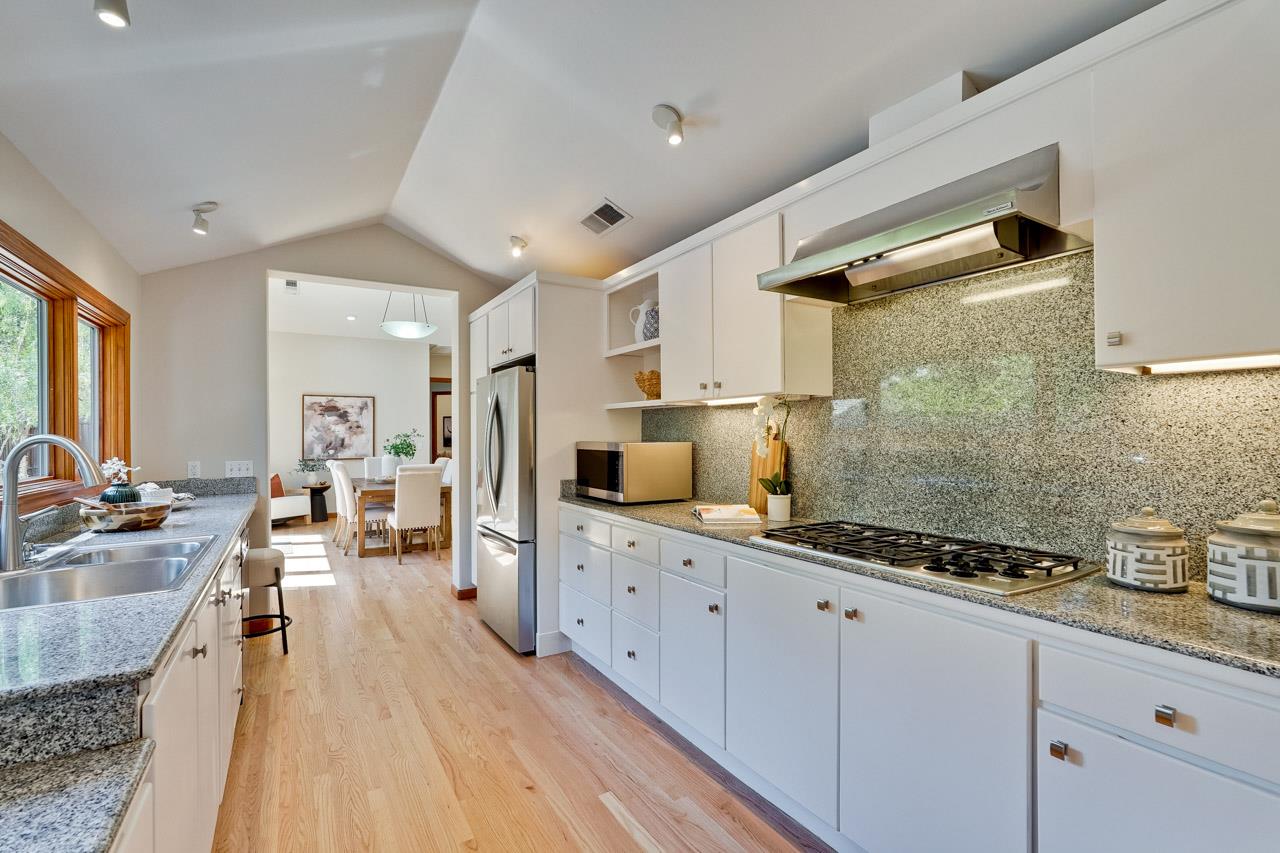 Detail Gallery Image 15 of 60 For 1625 Hazelaar Way, Los Altos,  CA 94024 - 3 Beds | 2 Baths