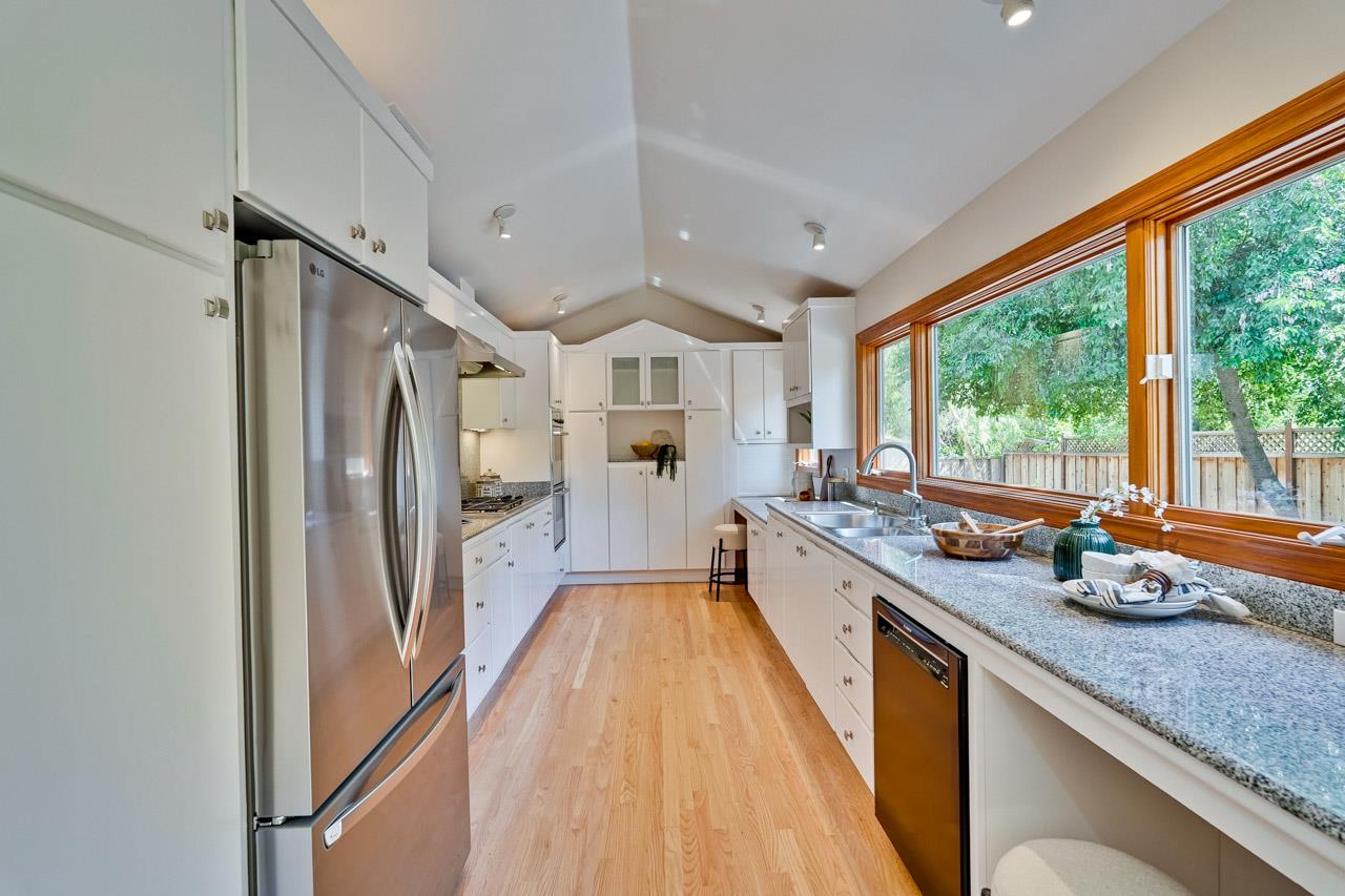 Detail Gallery Image 18 of 60 For 1625 Hazelaar Way, Los Altos,  CA 94024 - 3 Beds | 2 Baths