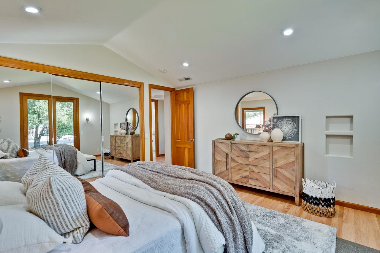 Detail Gallery Image 22 of 60 For 1625 Hazelaar Way, Los Altos,  CA 94024 - 3 Beds | 2 Baths
