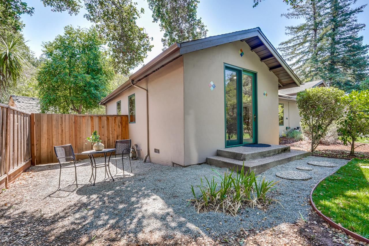 Detail Gallery Image 3 of 60 For 1625 Hazelaar Way, Los Altos,  CA 94024 - 3 Beds | 2 Baths