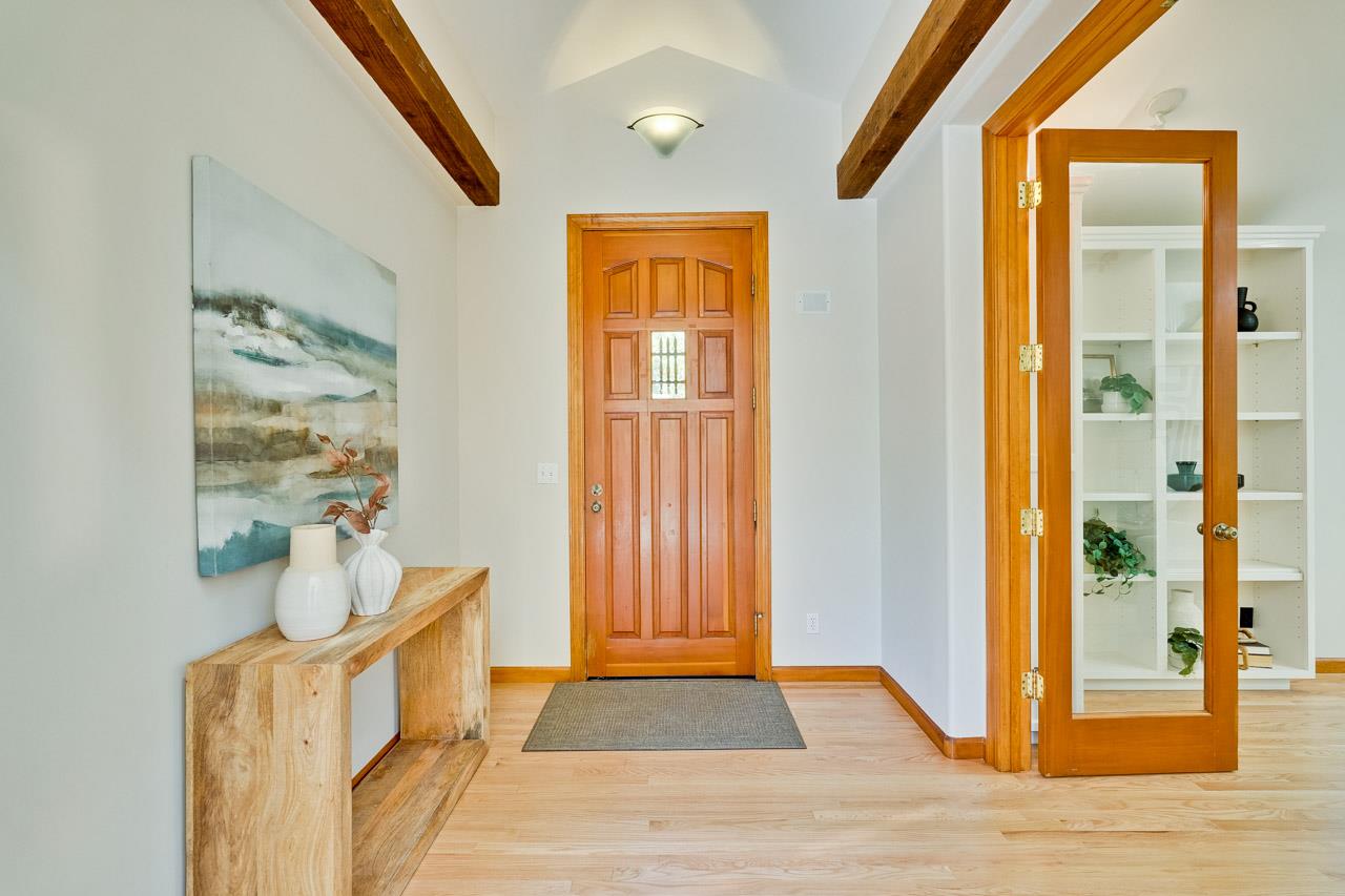 Detail Gallery Image 5 of 60 For 1625 Hazelaar Way, Los Altos,  CA 94024 - 3 Beds | 2 Baths