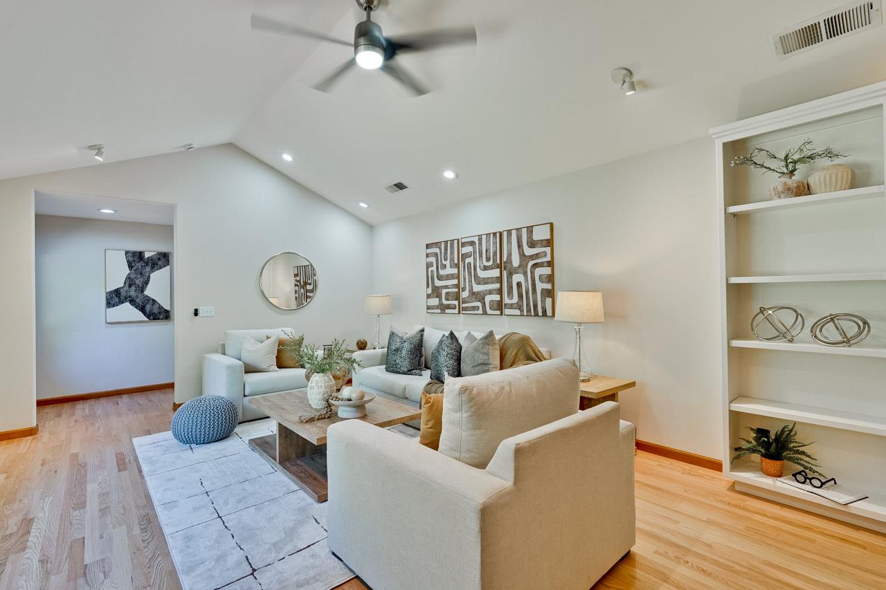 Detail Gallery Image 9 of 60 For 1625 Hazelaar Way, Los Altos,  CA 94024 - 3 Beds | 2 Baths