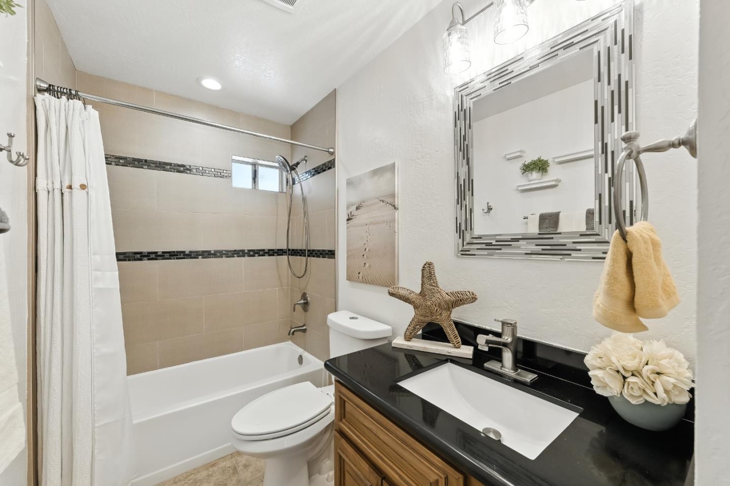 Detail Gallery Image 18 of 42 For 720 Natoma Dr, San Jose,  CA 95123 - 4 Beds | 2 Baths