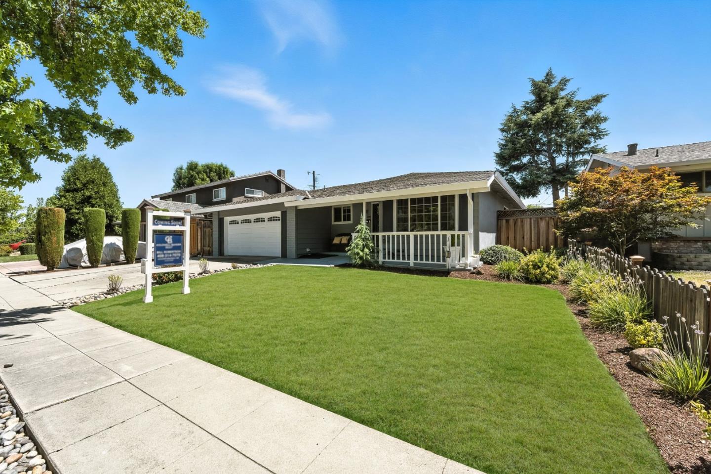 Detail Gallery Image 2 of 42 For 720 Natoma Dr, San Jose,  CA 95123 - 4 Beds | 2 Baths