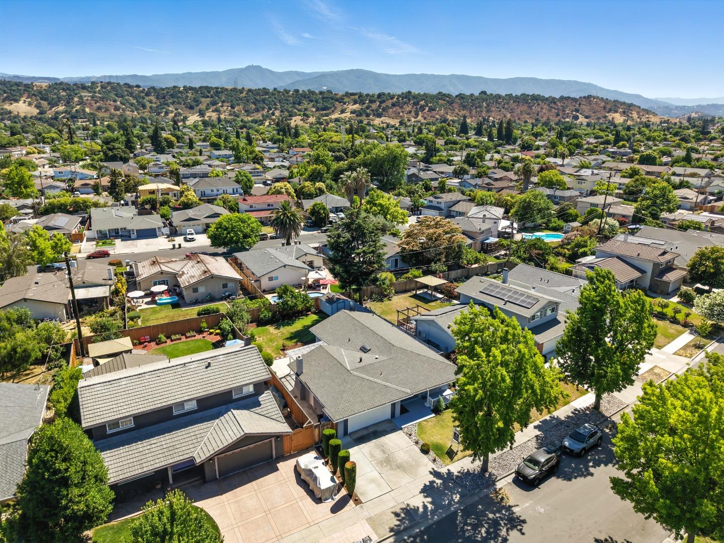 Detail Gallery Image 39 of 42 For 720 Natoma Dr, San Jose,  CA 95123 - 4 Beds | 2 Baths