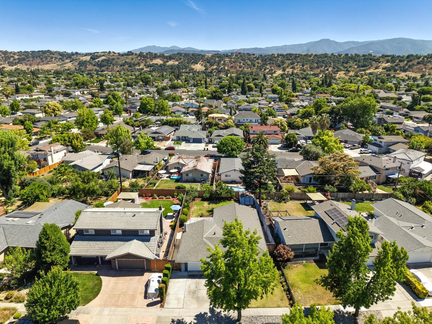 Detail Gallery Image 40 of 42 For 720 Natoma Dr, San Jose,  CA 95123 - 4 Beds | 2 Baths