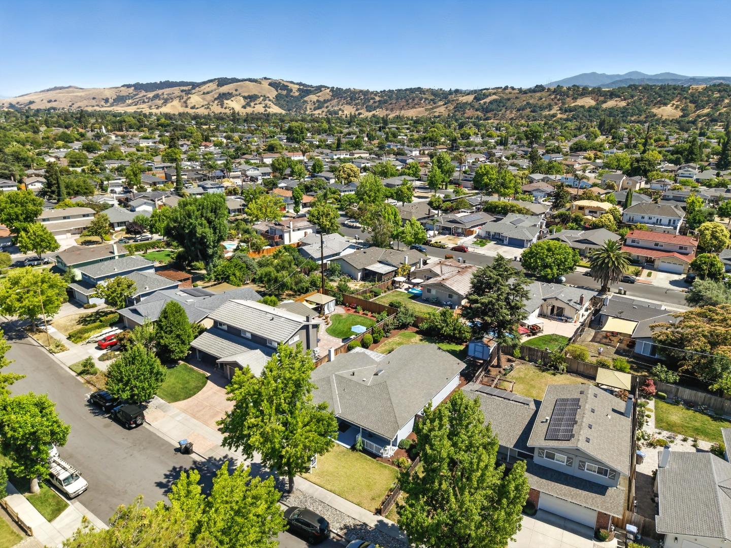 Detail Gallery Image 41 of 42 For 720 Natoma Dr, San Jose,  CA 95123 - 4 Beds | 2 Baths